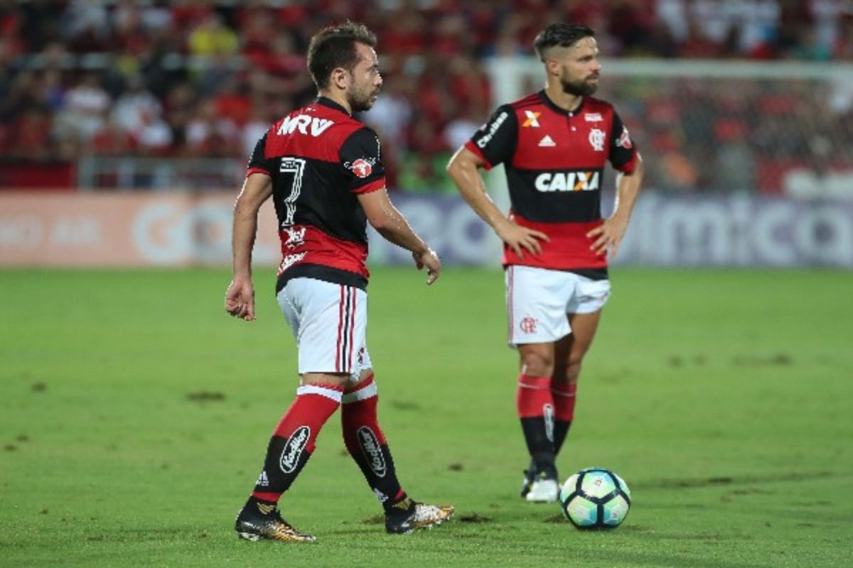 EMOCIONANTE! DIEGO RIBAS FAZ DISCURSO PARA SE 'DESPEDIR' DE EVERTON RIBEIRO DO FLAMENGO